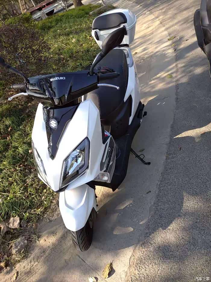 今天提车uy125白色有微信群的拉一个谢谢撒