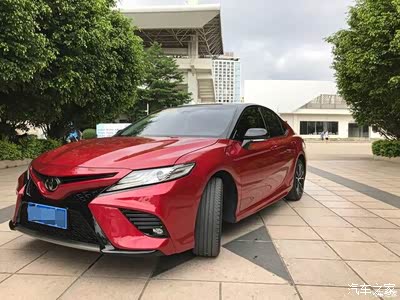 凯美瑞2.5s红黑双色运动版提车,人老心不老