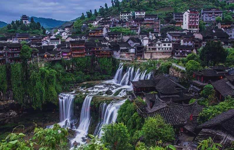 高椅古村位于湖南会同县的高椅乡境内的巫水河畔