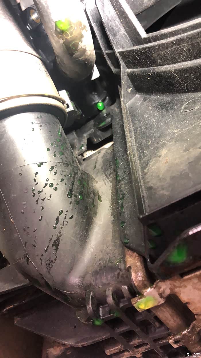 变速箱散热器漏防冻液