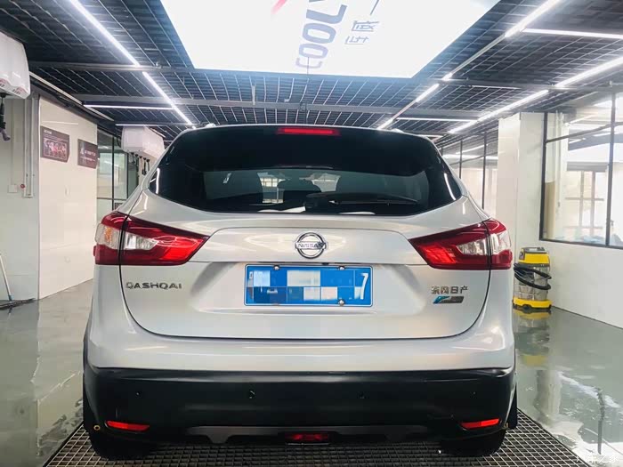 全民用车记日产逍客全场改色七彩镭射白