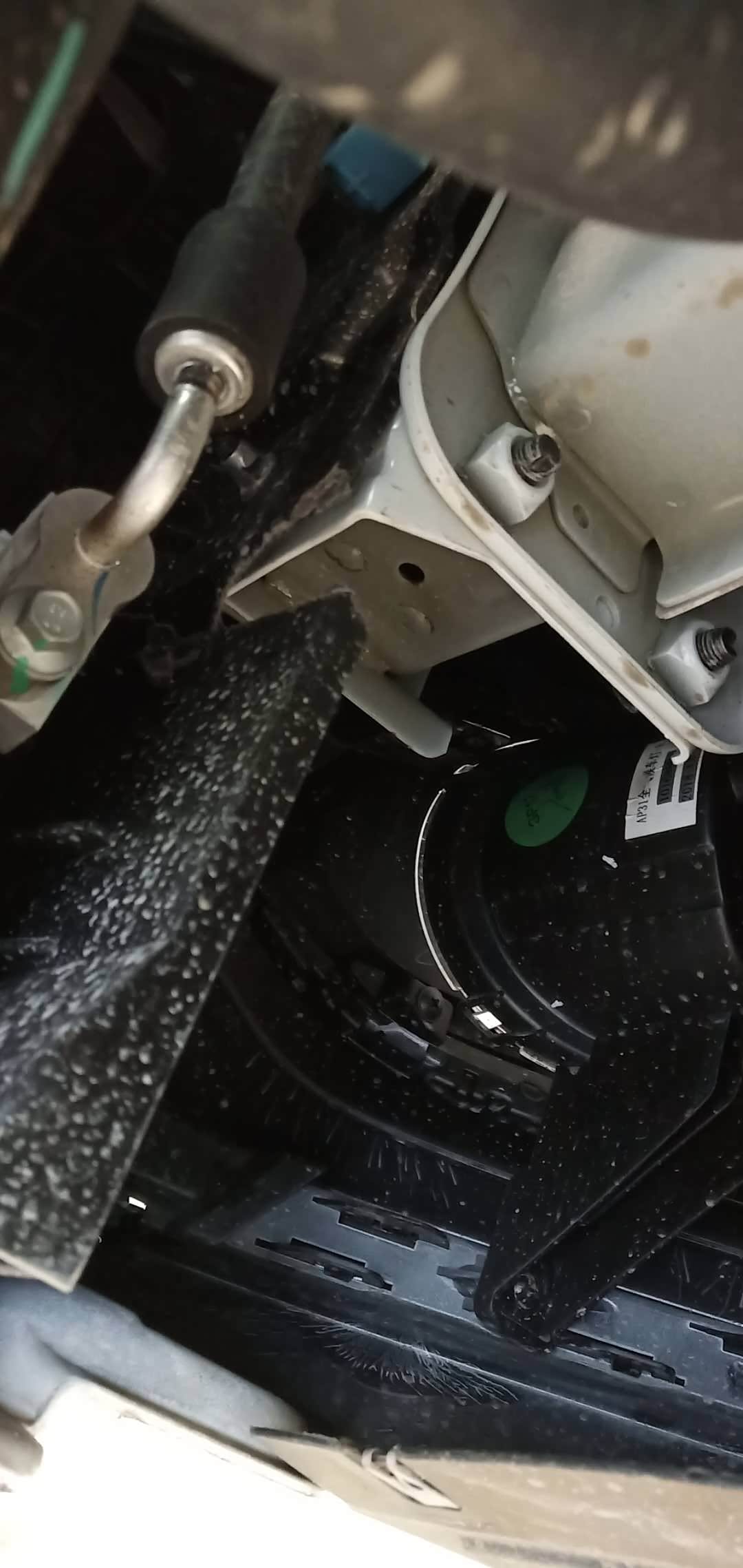 【图】水箱框架坏了 有什么影响吗 求大神指点_荣威i5论坛_汽车之家