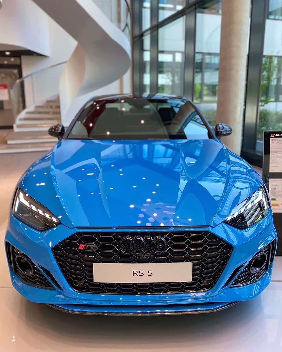 高性能双门轿跑不知道选哪款的时候看看奥迪新款rs5