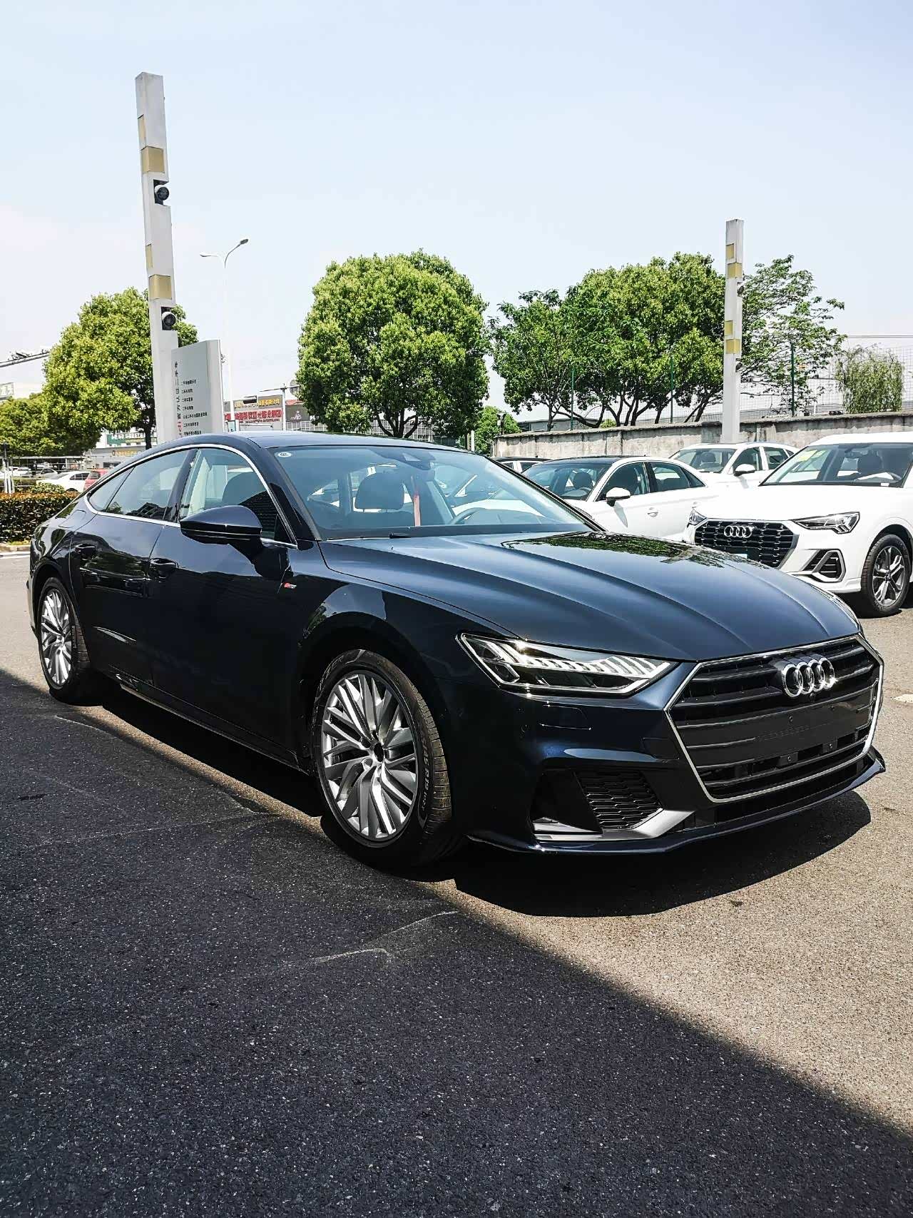 20t的a7苍穹蓝配置非常高你就说好不好看吧