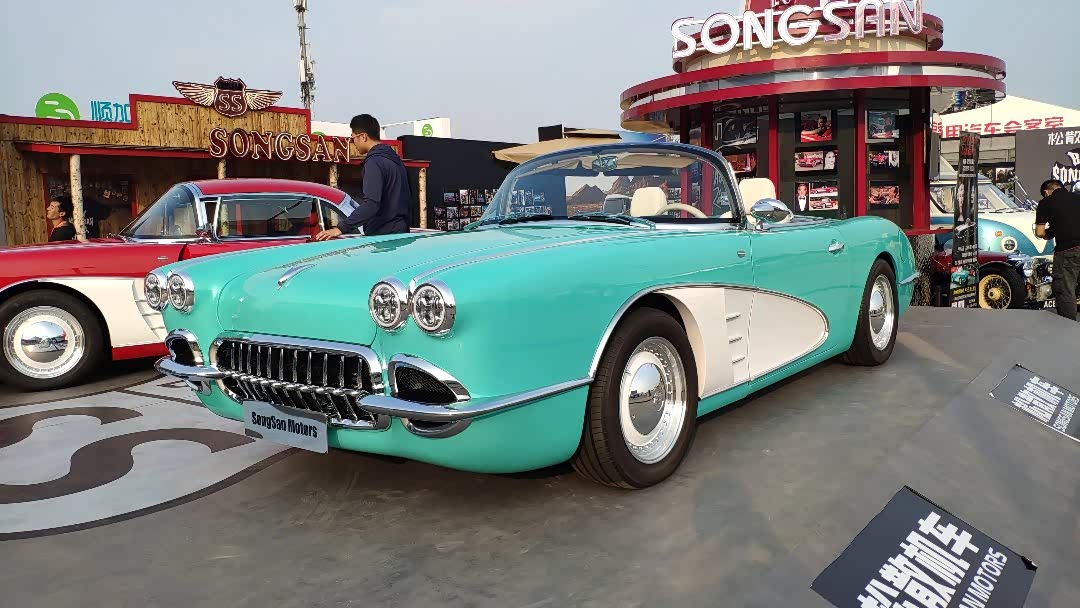 松散敞篷ssdolphin实车外观的造型非常复古