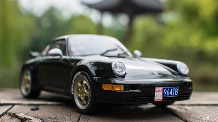 糙模改轻改一台湾岸帝王保时捷964黑鸟118模型改装
