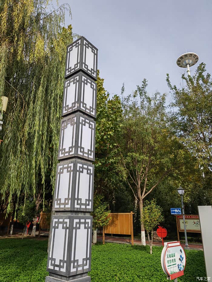 秋季自驾游给人不断制造惊喜的枭龙max