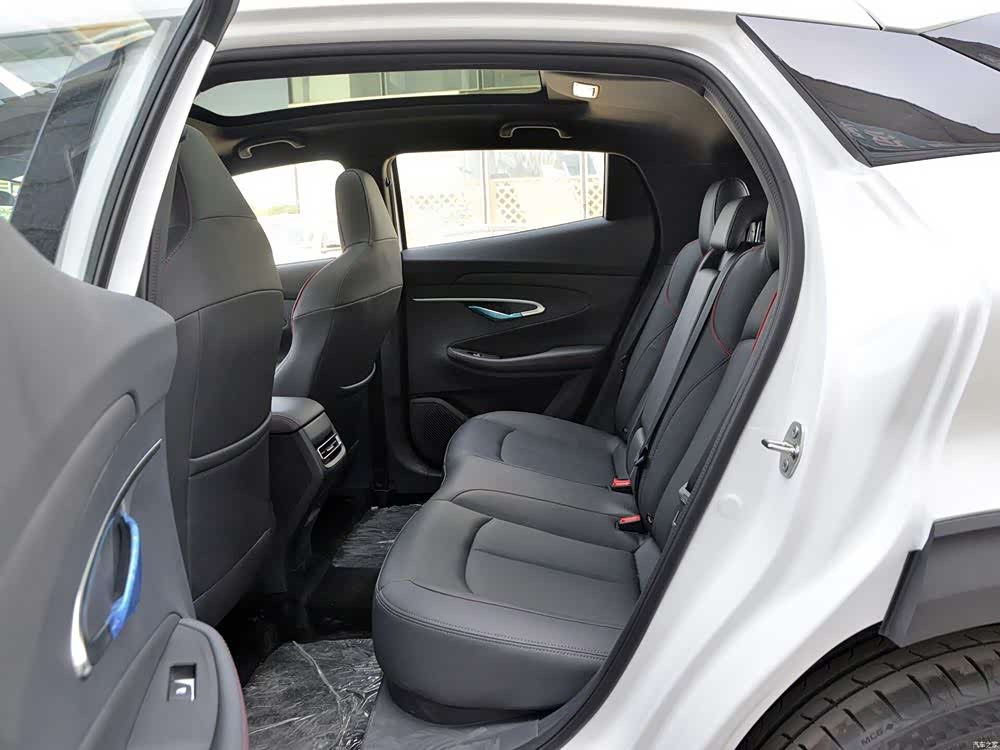 长安unit采用一体式运动座椅空间表现出色