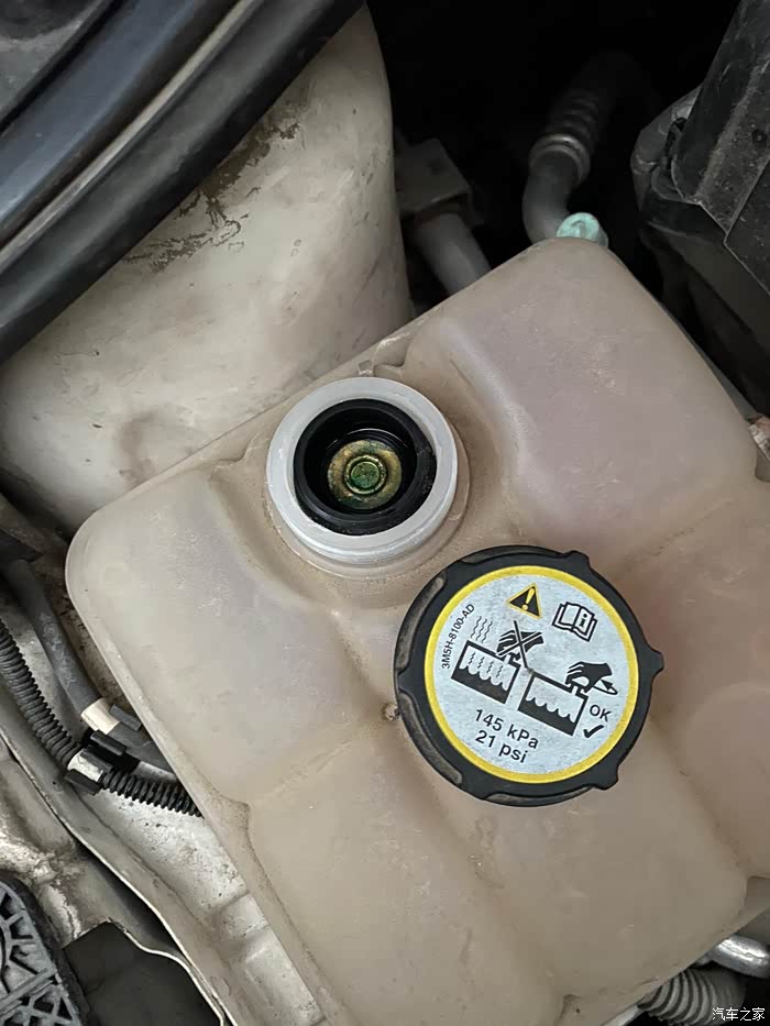 防冻液盖子怎么打开