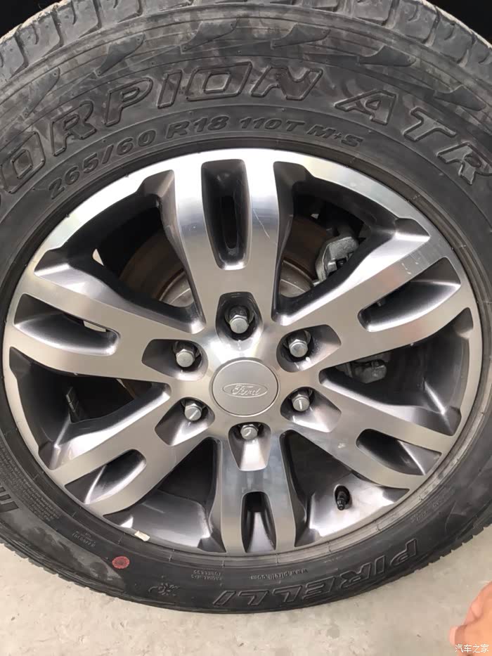 出售撼路者原车18寸轮毂四个