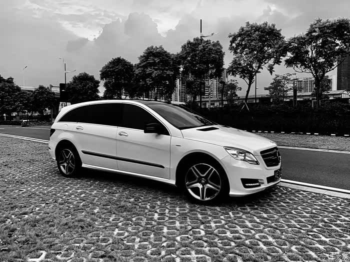 奔驰r黑改白看图就好
