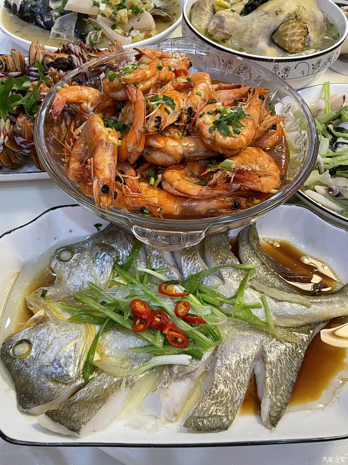 狂欢十二月朋友家里聚餐吃海鲜5