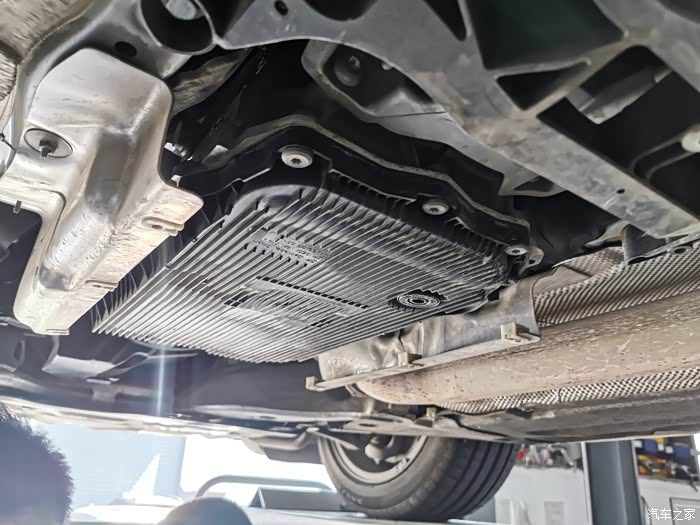 【图】f18换变速箱油,八万公里油很清澈,不知道换的对不对_宝马5系