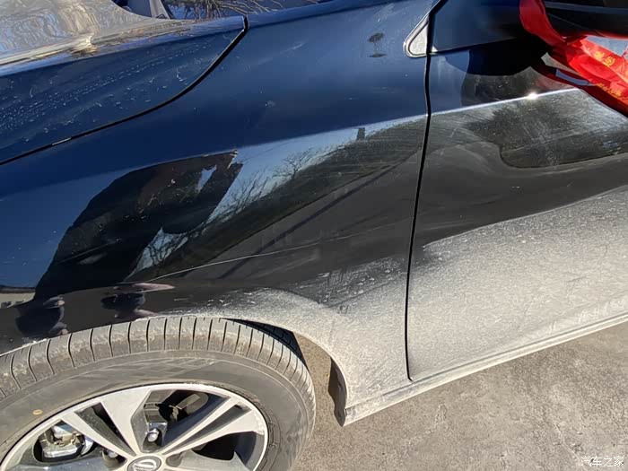 老铁们我的轩逸黑新车被划了需要喷漆吗4s贵吗