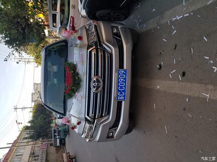 陆巡担当婚礼头车