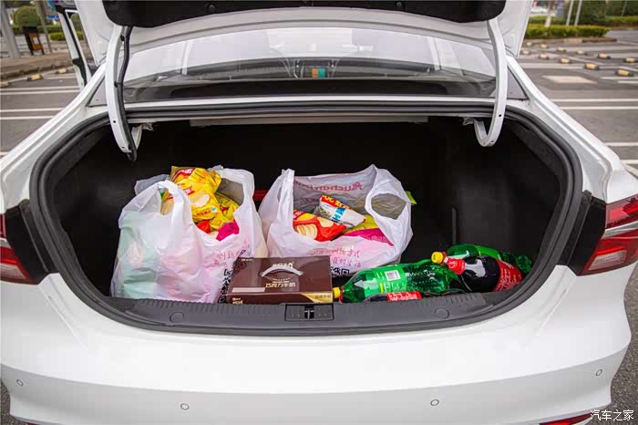 腾一腾后备箱的空间,荣威i6年货大作战_荣威i6/ei6论坛_汽车之家论坛