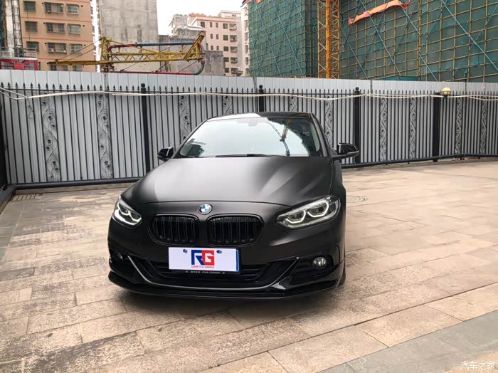 宝马1系三厢黑武士
