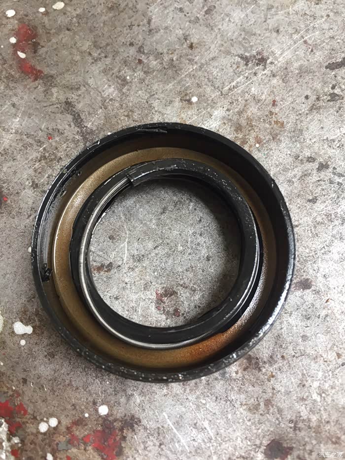 四年轴承油封坏了