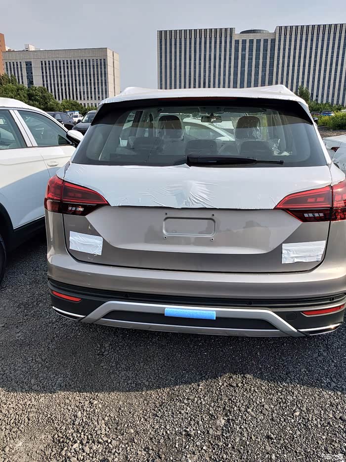 哪位车友有星耀金的实车图?