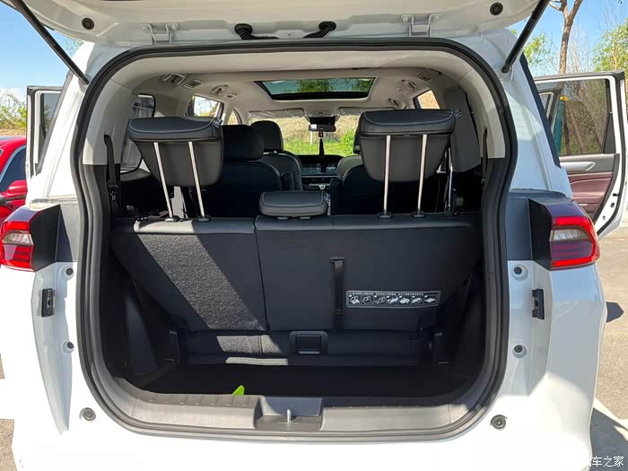 传祺m6魔术后备箱