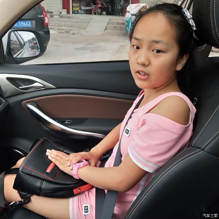 小侄女,小侄子上学了,老哥的宋dm是不是要换一下了