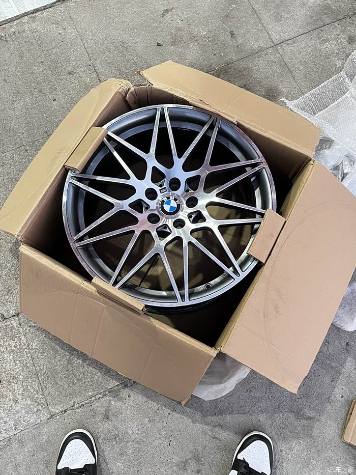 出售一套鸟巢轮毂新三系可用