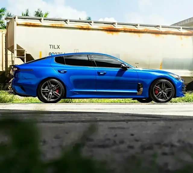 改装起亚斯汀格gt,这么帅气的韩系轿跑,还挺有魅力的