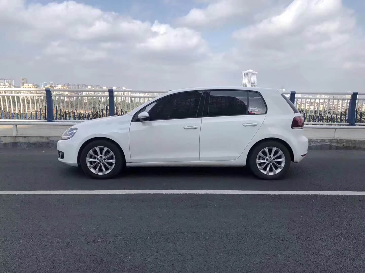 大众高尔夫颜值漂亮性能优越都市小钢炮