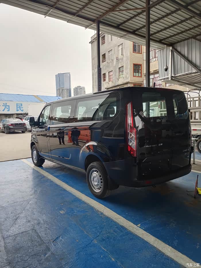 新全顺中轴低顶汽油自动到了