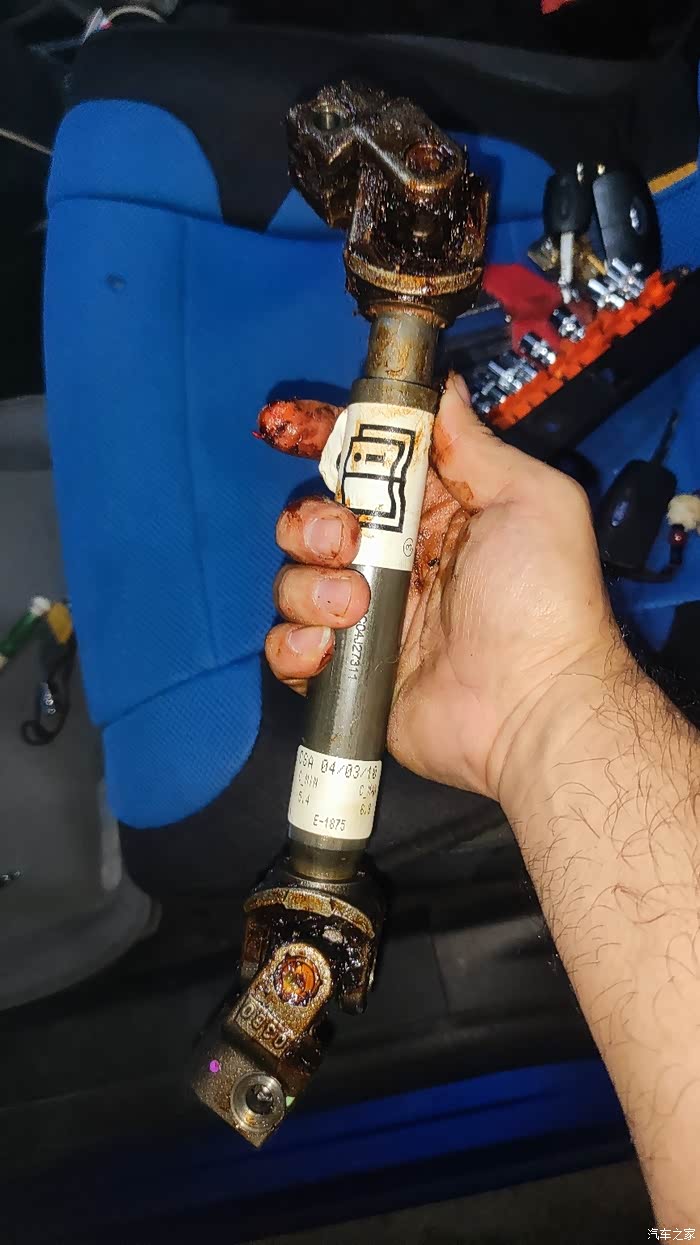 10年嘉年华换方向盘柱十字轴