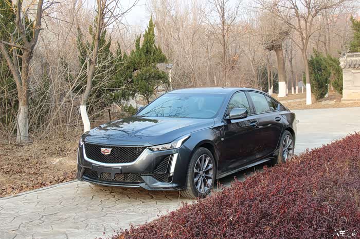 青春已逝 老男孩的第一辆车?凯迪拉克ct5运动型选车作业