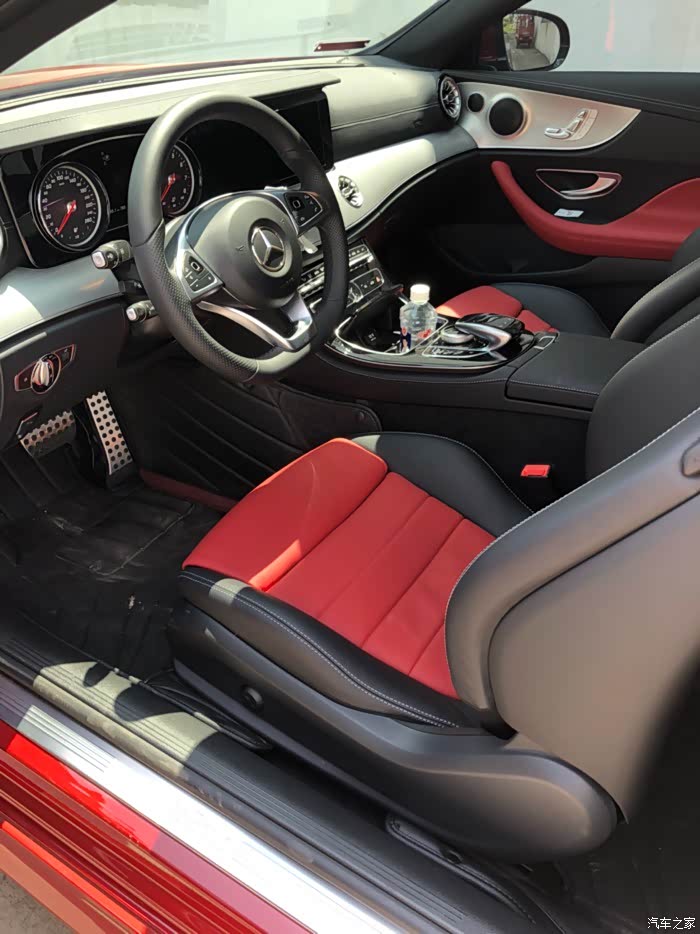 99年软妹做车模邂逅奔驰e200coupe提车作业