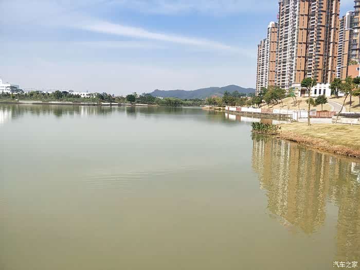 不辣的皮皮与长安cs85共游美丽高明游玩智湖公园