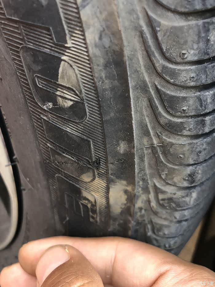 老款雷凌195轮胎胎壁太容易划伤了