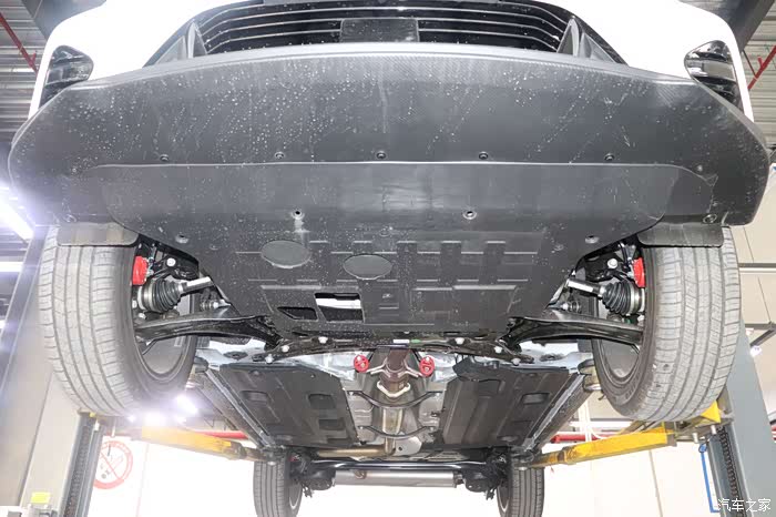 吉利缤越底盘实拍供大家参考