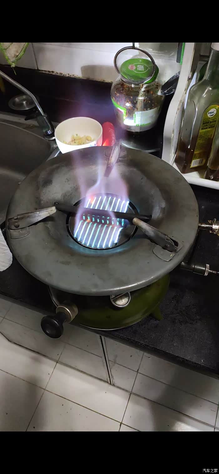 【图】刚刚淘到的军用汽油炉_圣达菲论坛_汽车之家论坛