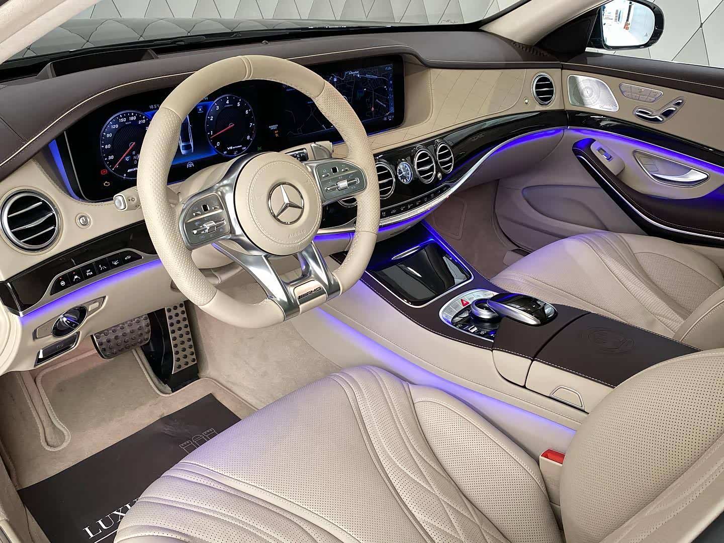 全新s级内饰,是不是觉得这一代s级内饰还挺不啊错