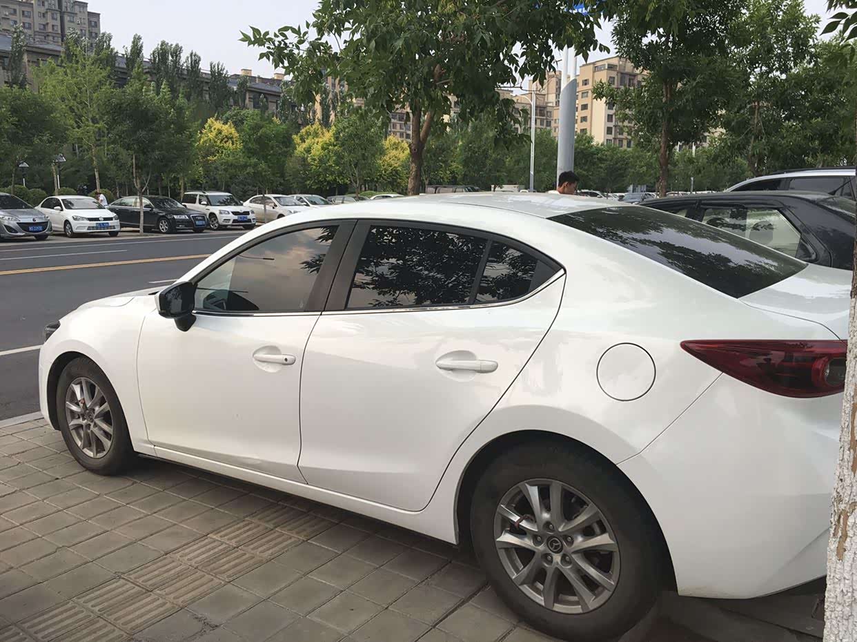 图 老款的马自达昂克赛拉