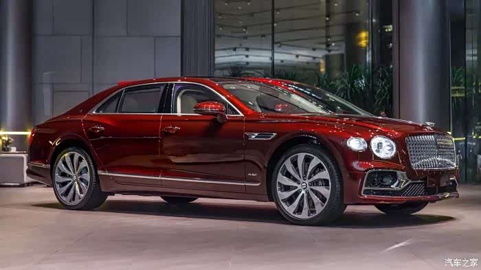 红色宾利的动感迷人动力令人兴奋