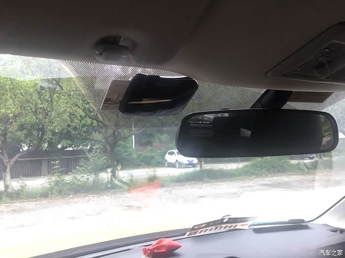 etc设备能否粘贴在前挡黑色区域?