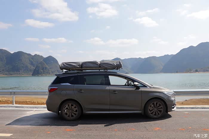 比亚迪宋maxdm床车自驾游渠洋湖景区驻车坡谷汽车露营地