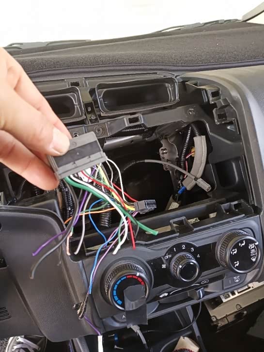 忙了一天终于不用把阿尔派cd机装上了非转接头