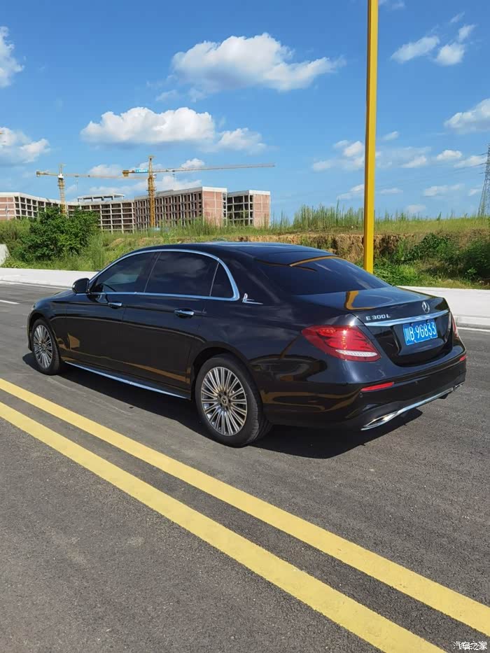 点击:>2|回复:>0奔驰e级论坛>18年4月92000公里e300l黑.喜欢的28.