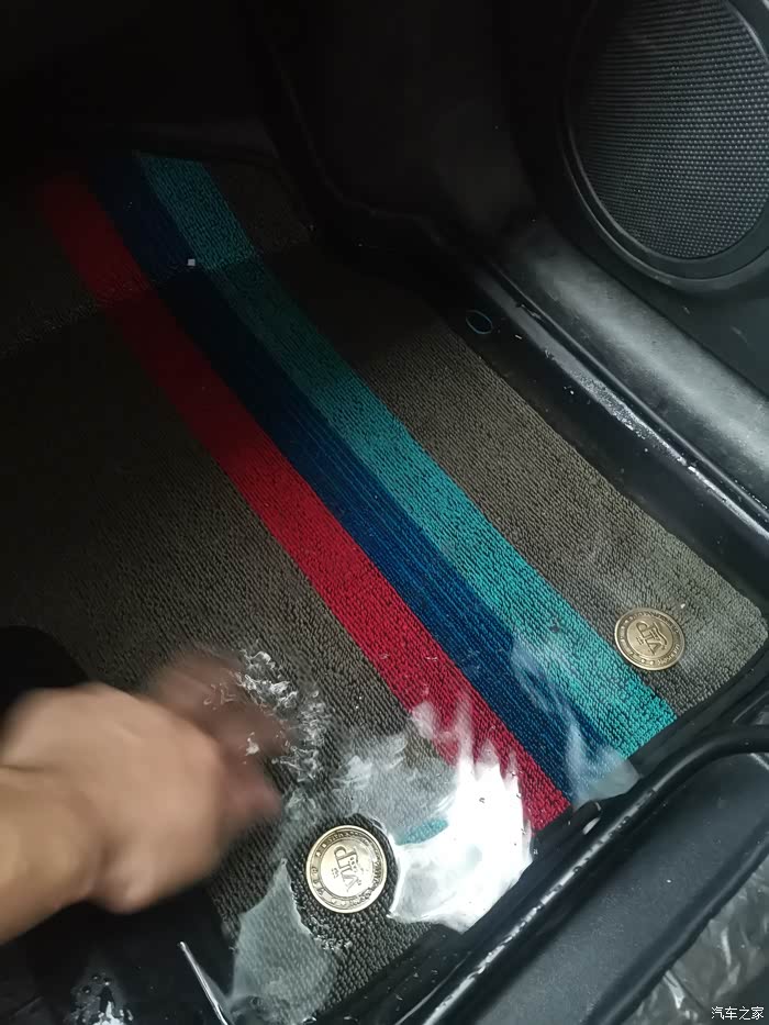 【图】天窗漏水,请问车友排水口在哪里?_瑞虎3论坛_汽车之家论坛