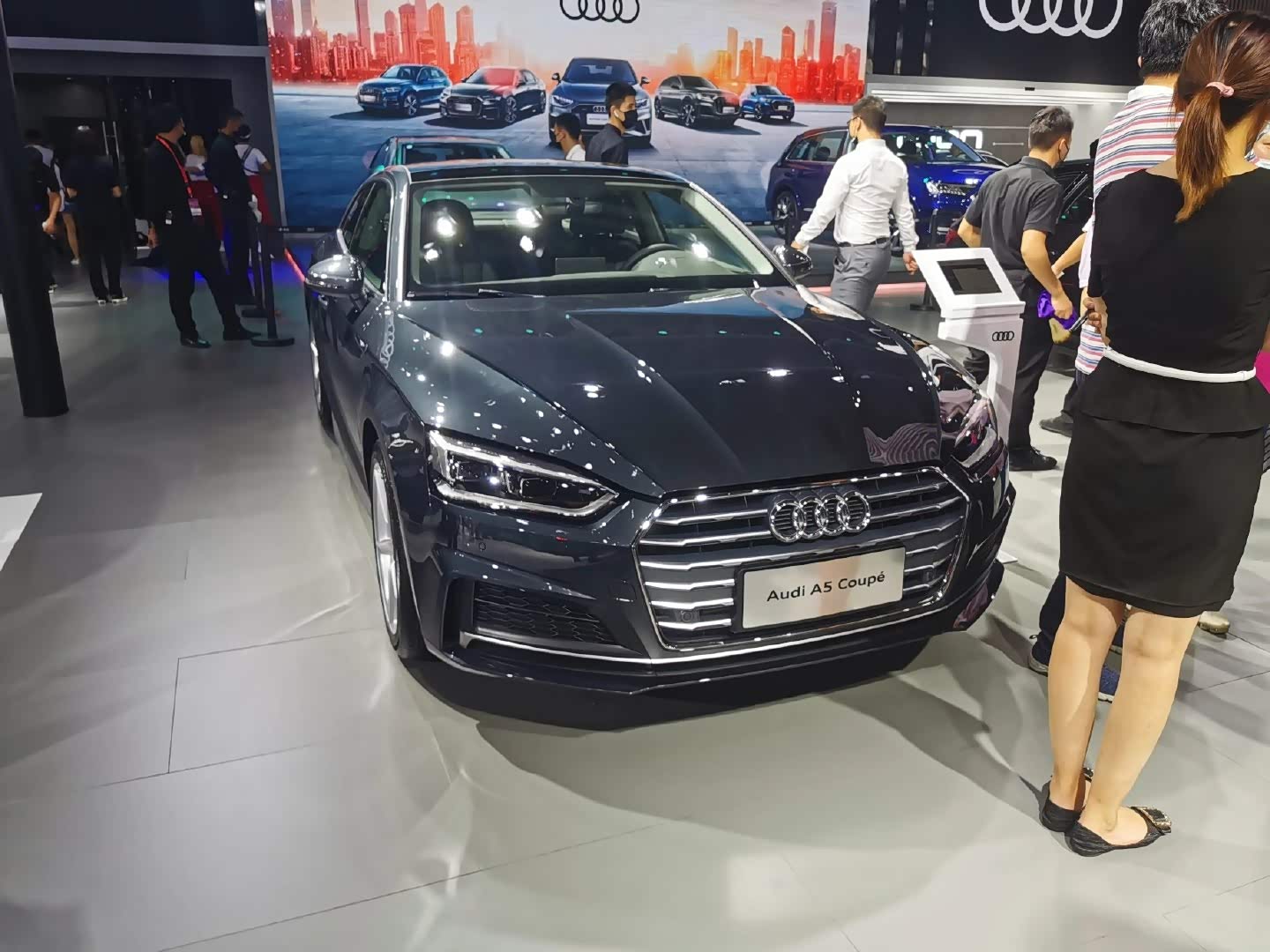 2020年昆明车展日产niss有个车模特别漂亮哈哈