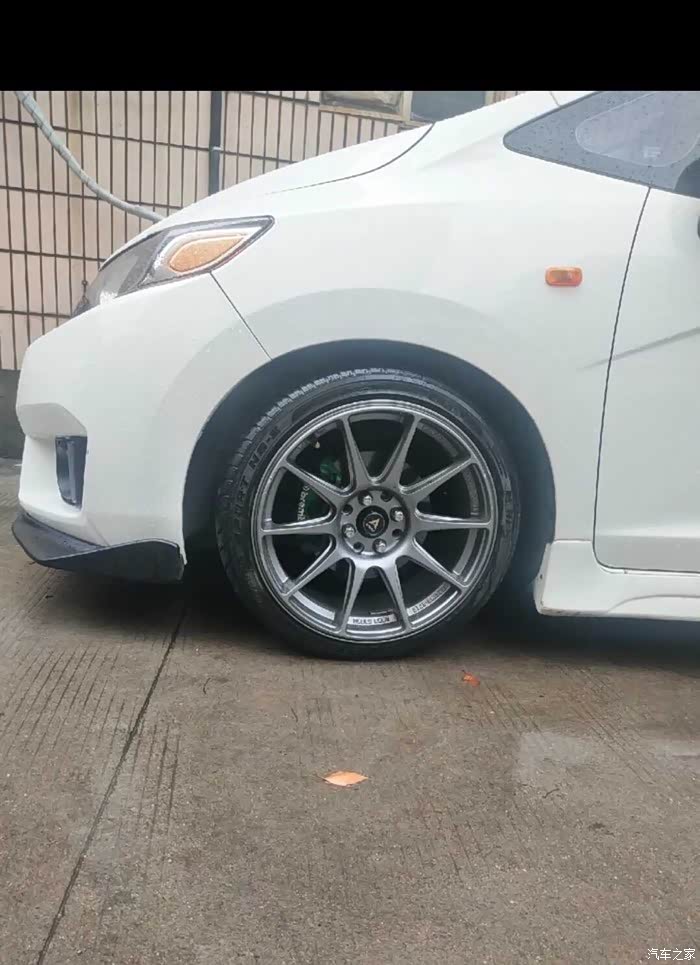 17寸飞度轮毂带胎出1999