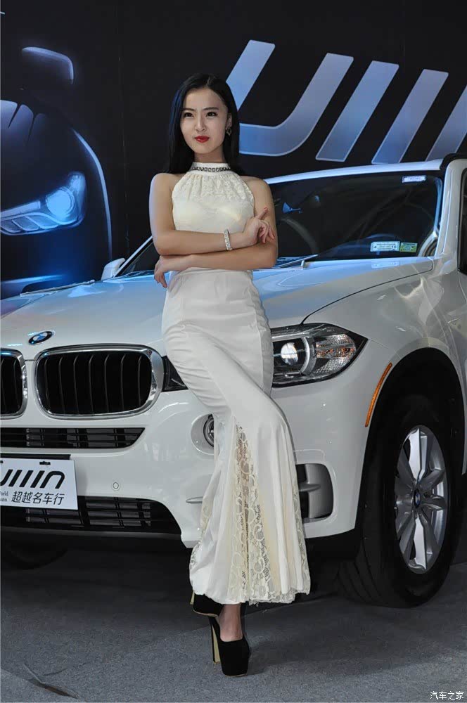 告别2021车展总是少不了养眼的靓车美女64