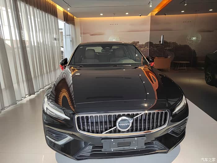 喜提玛瑙黑沃尔沃s60