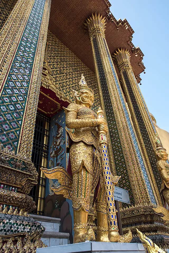 它是象征着泰国的地标之一也是泰国历代王朝的见证