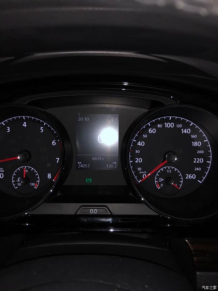 请问一下,凌渡仪表盘这个温度显示60度是什么鬼啊?